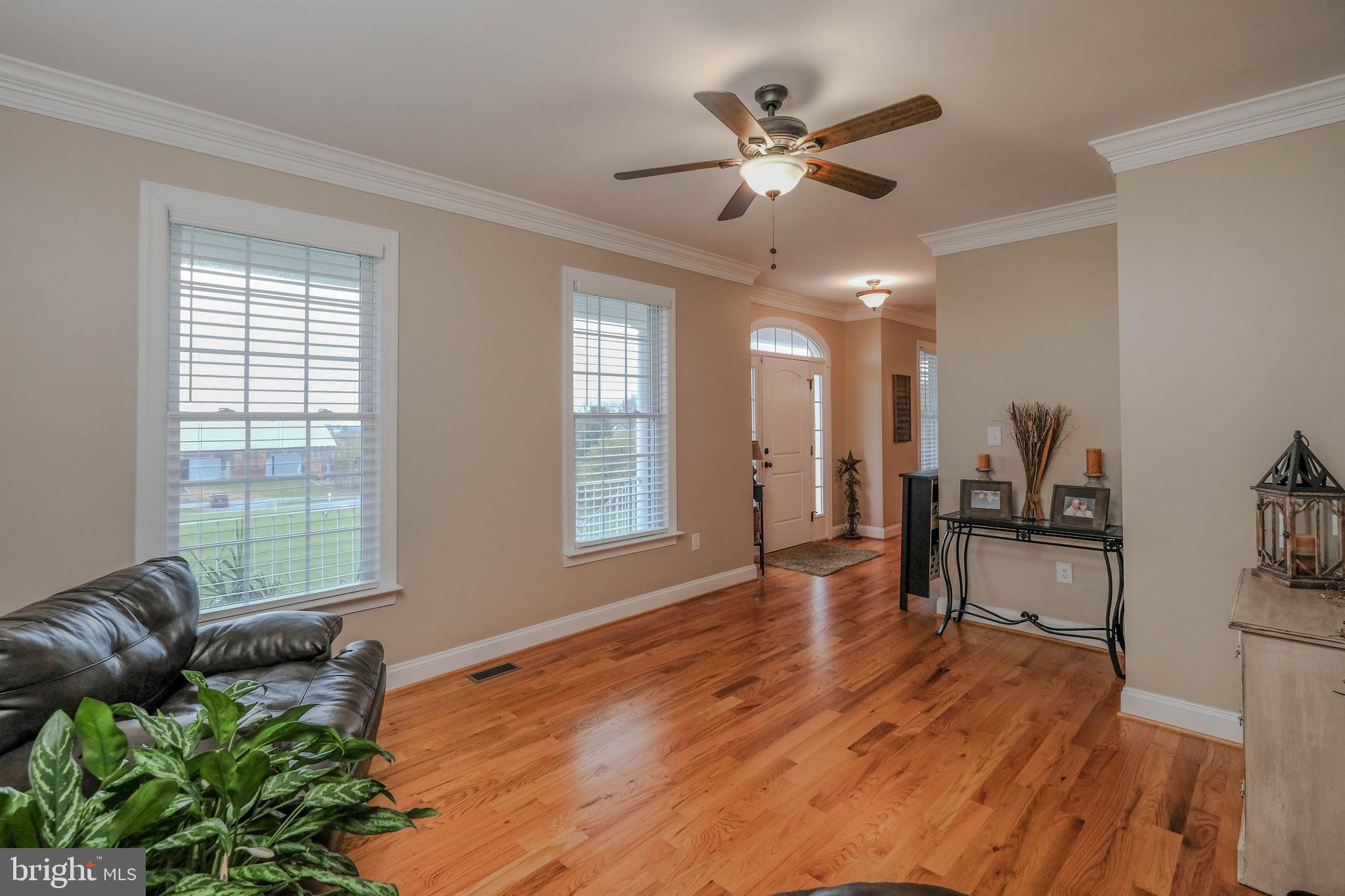 3405 Apple Pie Ridge Road Winchester, VA 22603 - Photo 12 of 59 Living Room Pic 3