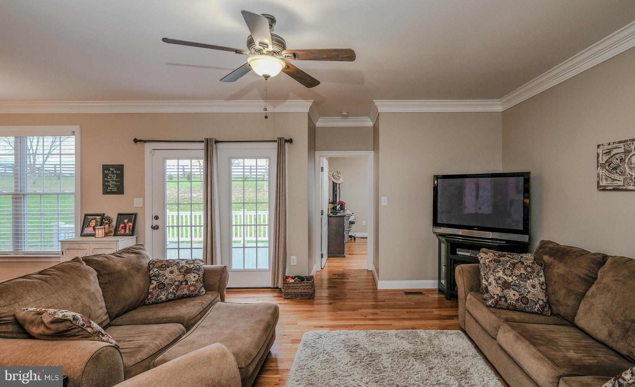 3405 Apple Pie Ridge Road Winchester, VA 22603 - Photo 24 of 59 Family Room Pic 2, Warm And Fun
