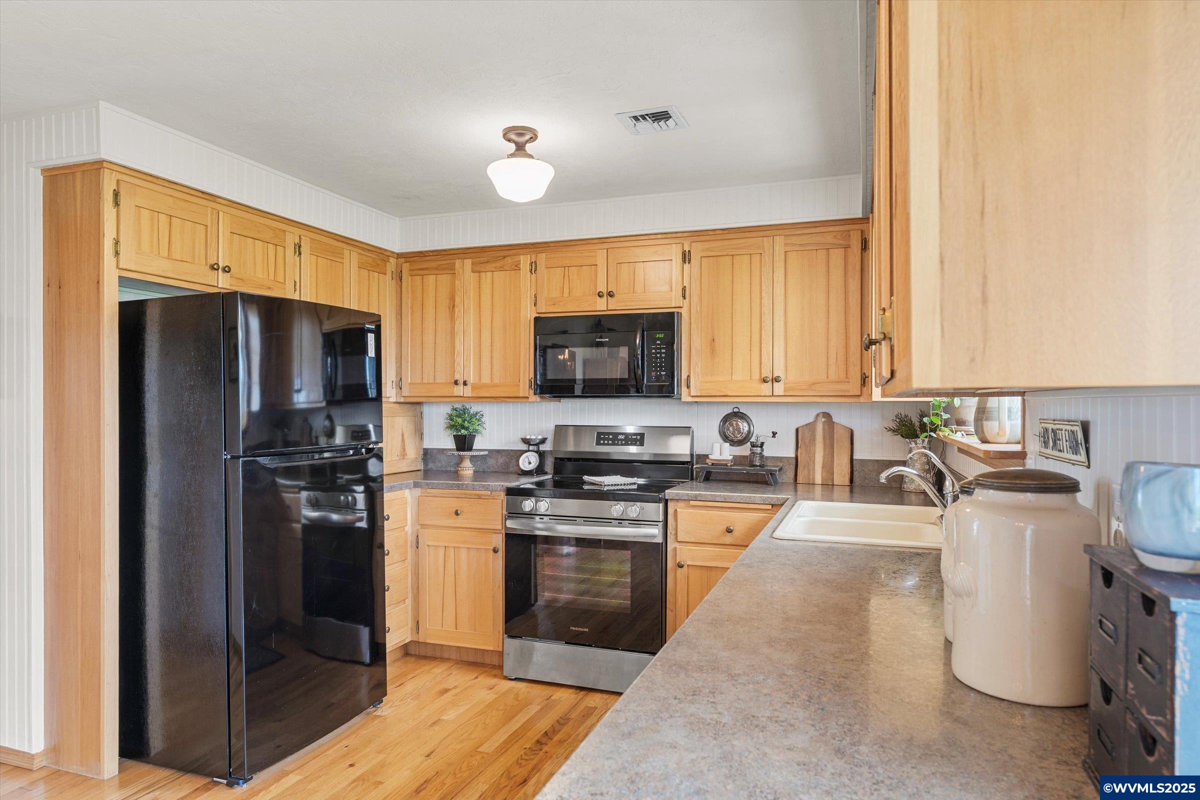 33920 Tallman Road Lebanon, OR 97355 - Photo 30 of 45 Gallery Image 30