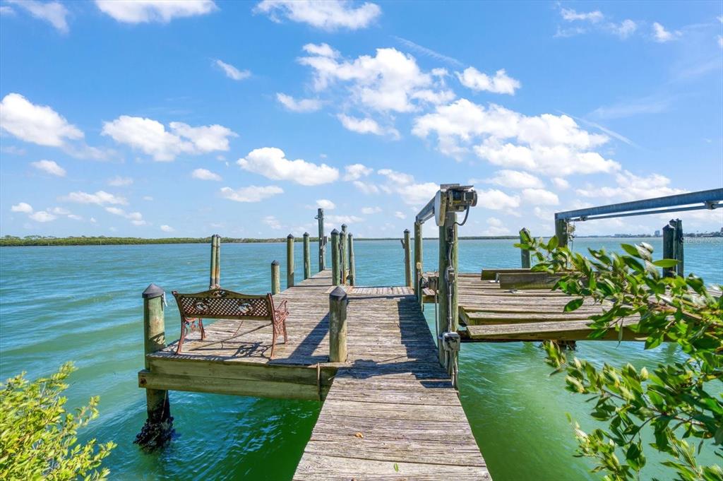 1198 Mandalay Point Road Clearwater, FL 33767 - Photo 43 of 61