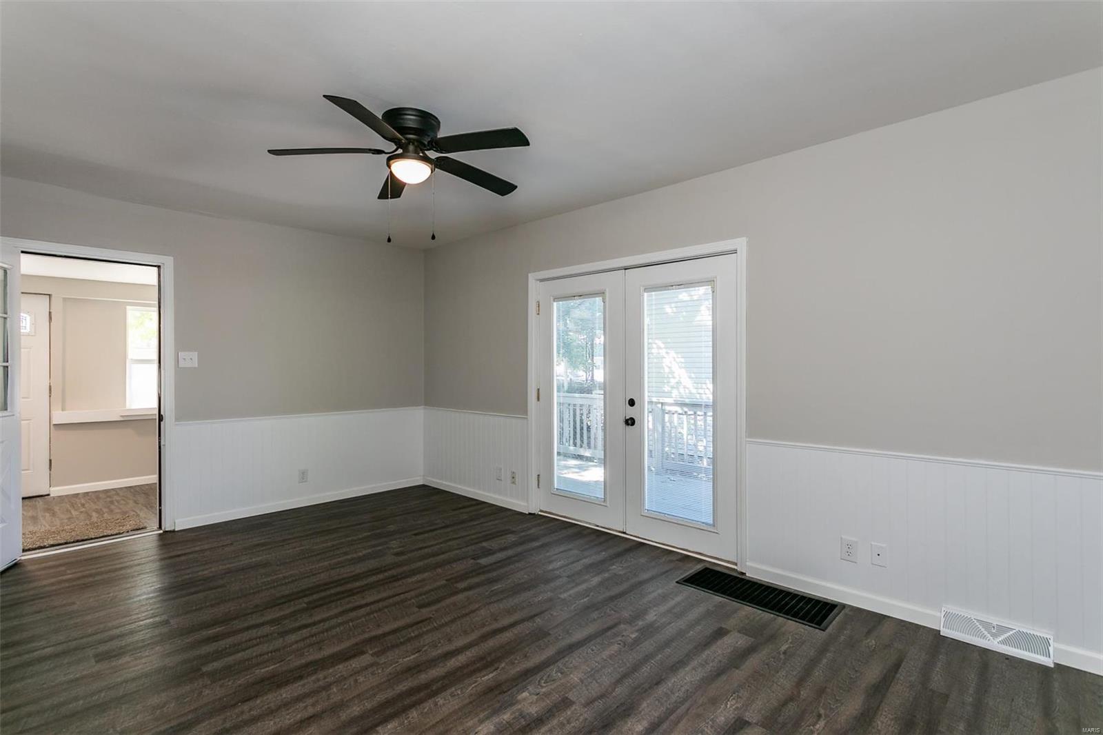 128 West 2nd Street Roxana, IL 62084 - Photo 3 of 17