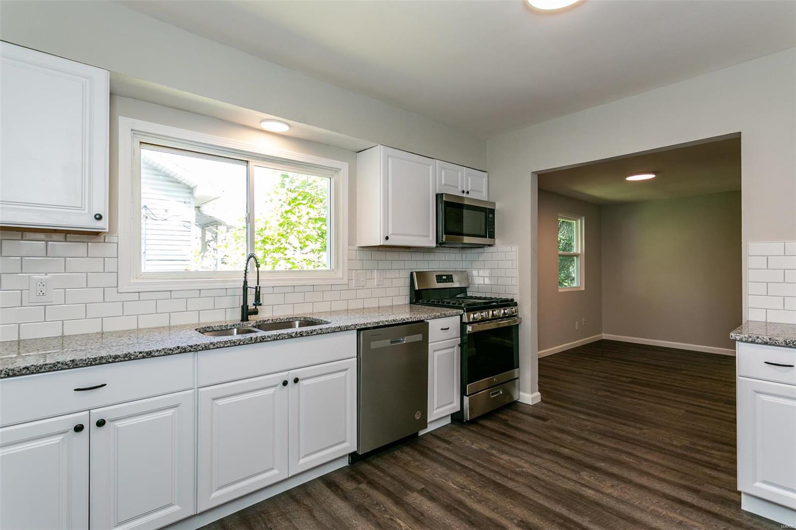 128 West 2nd Street Roxana, IL 62084 - Photo 5 of 17