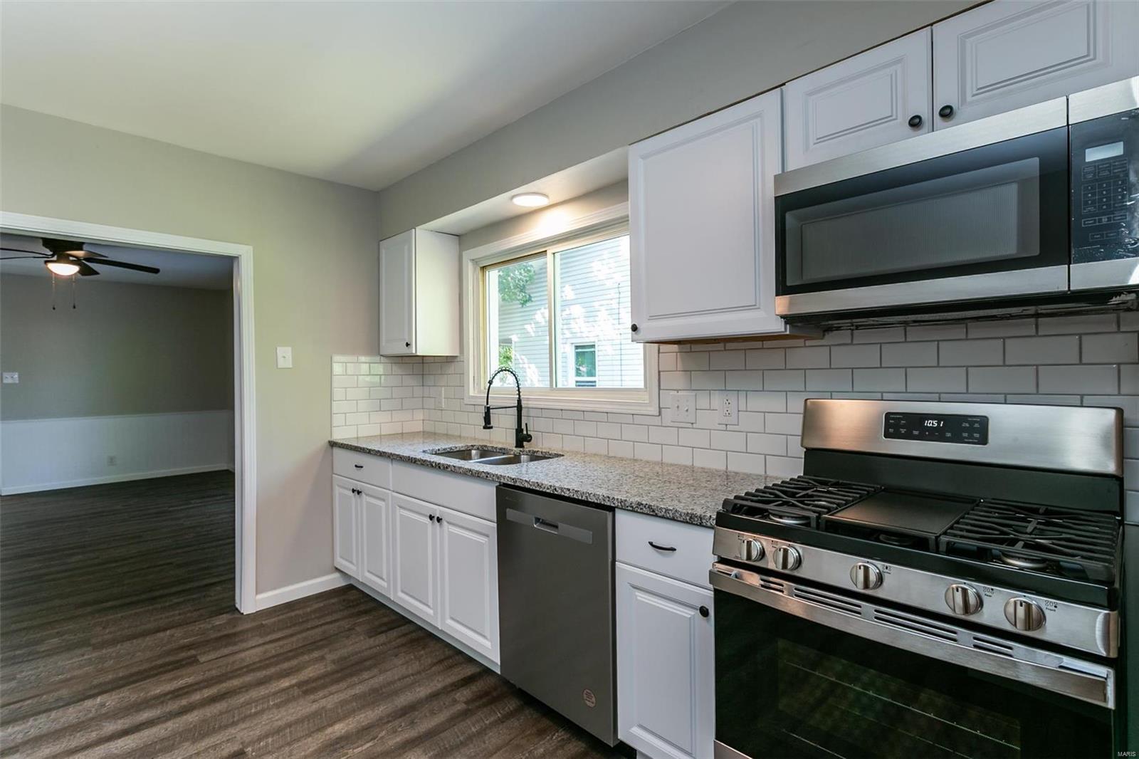 128 West 2nd Street Roxana, IL 62084 - Photo 6 of 17
