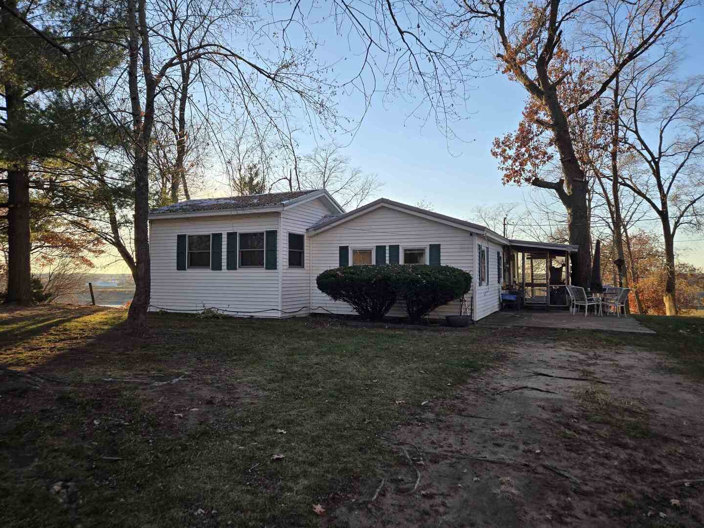 930 42nd Street New Boston, IL 61272 - Photo 22 of 22 a view of a house with a yard