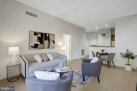 $499,990 | 1201 North Garfield Street, Unit 202, Arlington, VA 22201