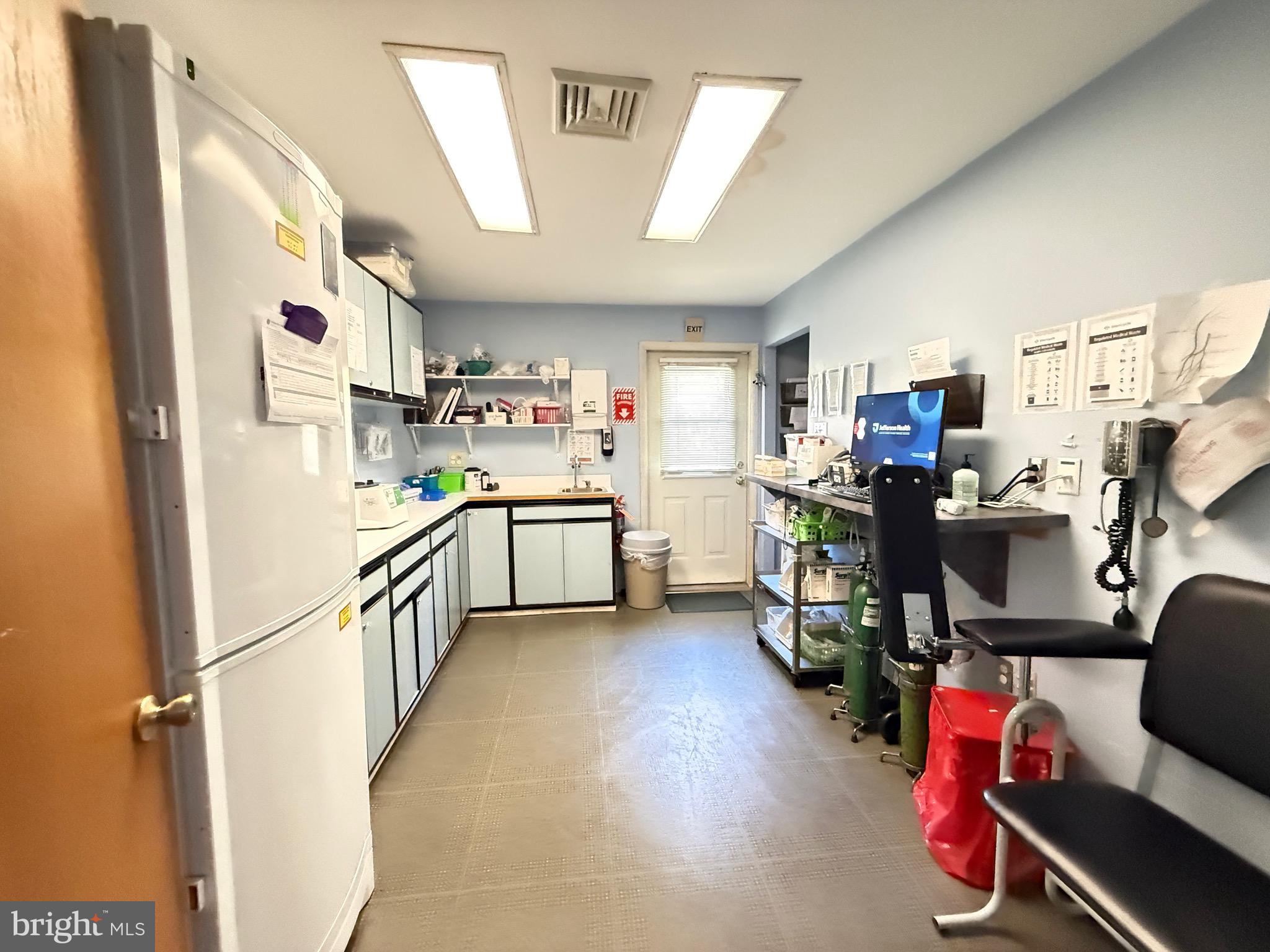 9821 Academy Road Philadelphia, PA 19114 - Photo 23 of 33