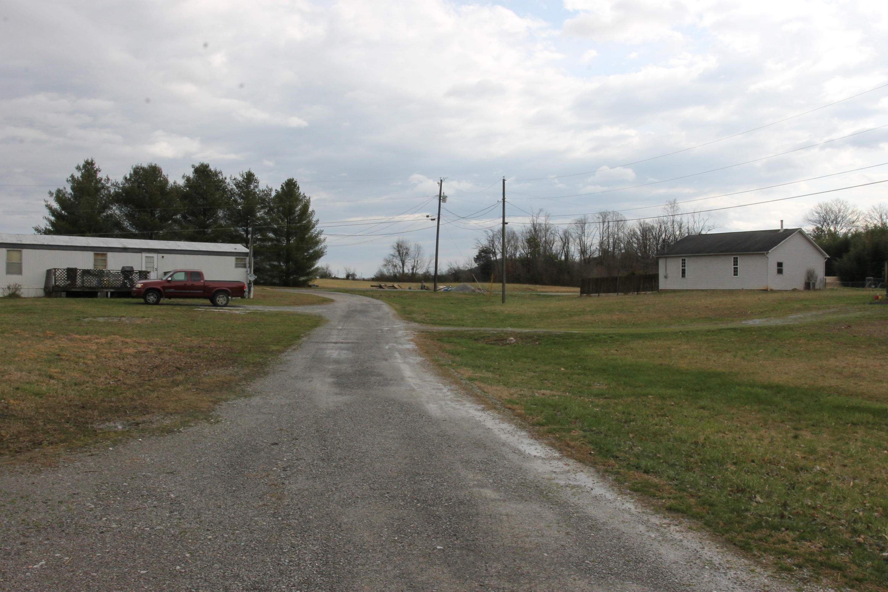 225 South Cunningham Road Seymour, TN 37865 - Photo 5 of 34 IMG_4949
