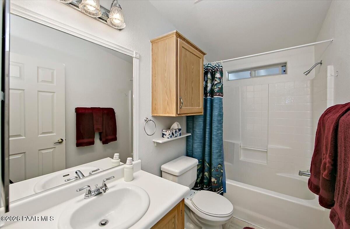 12110 East Obsidian Loop Road Dewey, AZ 86327 - Photo 13 of 18 13-Bathroom