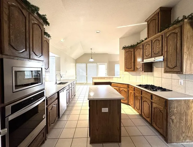 $3,195 | 5287 West Cove Way, Grand Prairie, TX 75052