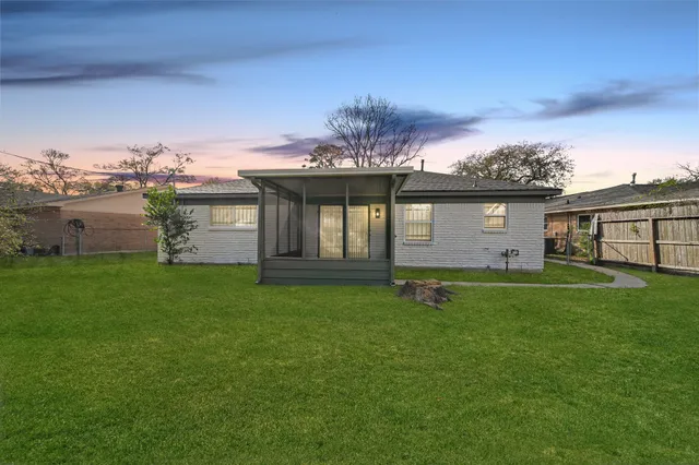 $1,550 | 9818 Degas Lane, Houston, TX 77016