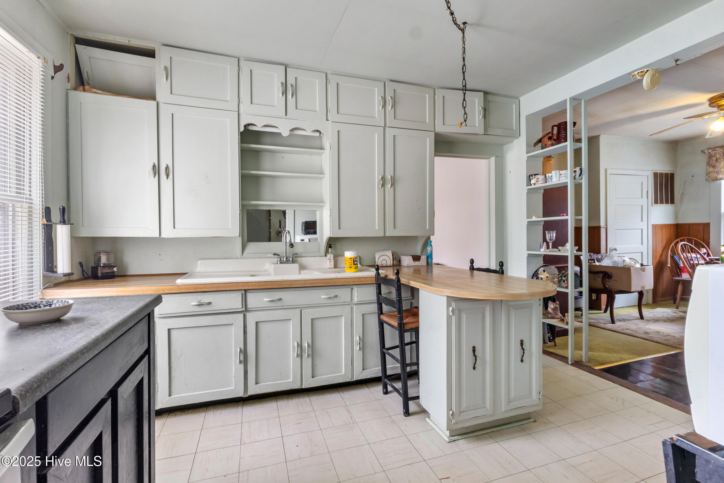 711 Belt Road Hampstead, NC 28443 - Photo 23 of 29 Kitchen