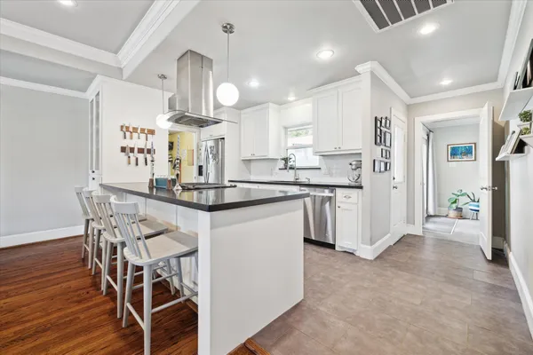 $2,950 | 1110 Stonecrest Drive, Houston, TX 77018