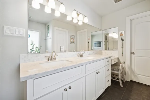 $2,950 | 1110 Stonecrest Drive, Houston, TX 77018