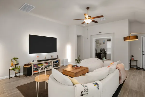 $2,500 | 17332 Gabbro Drive, Pflugerville, TX 78660