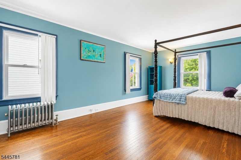 585 Ridge Street Newark, NJ 07104 - Photo 18 of 34
