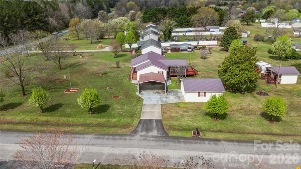 a view of an outdoor space