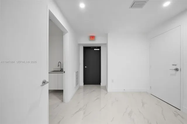 $14,500 | 700 Northeast 24th Street, Unit 4107, Miami, FL 33137