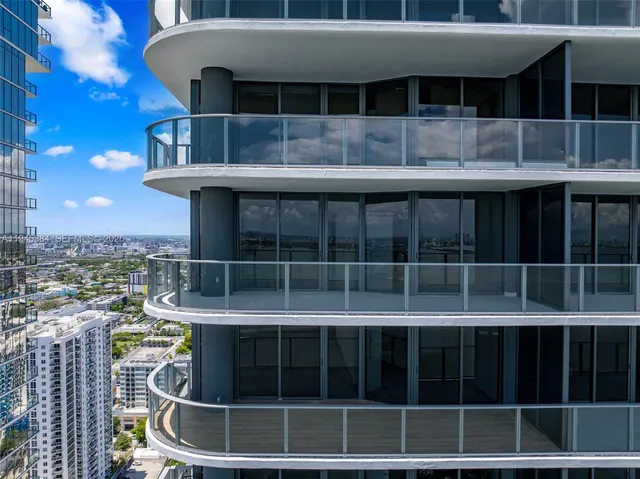 $14,500 | 700 Northeast 24th Street, Unit 4107, Miami, FL 33137