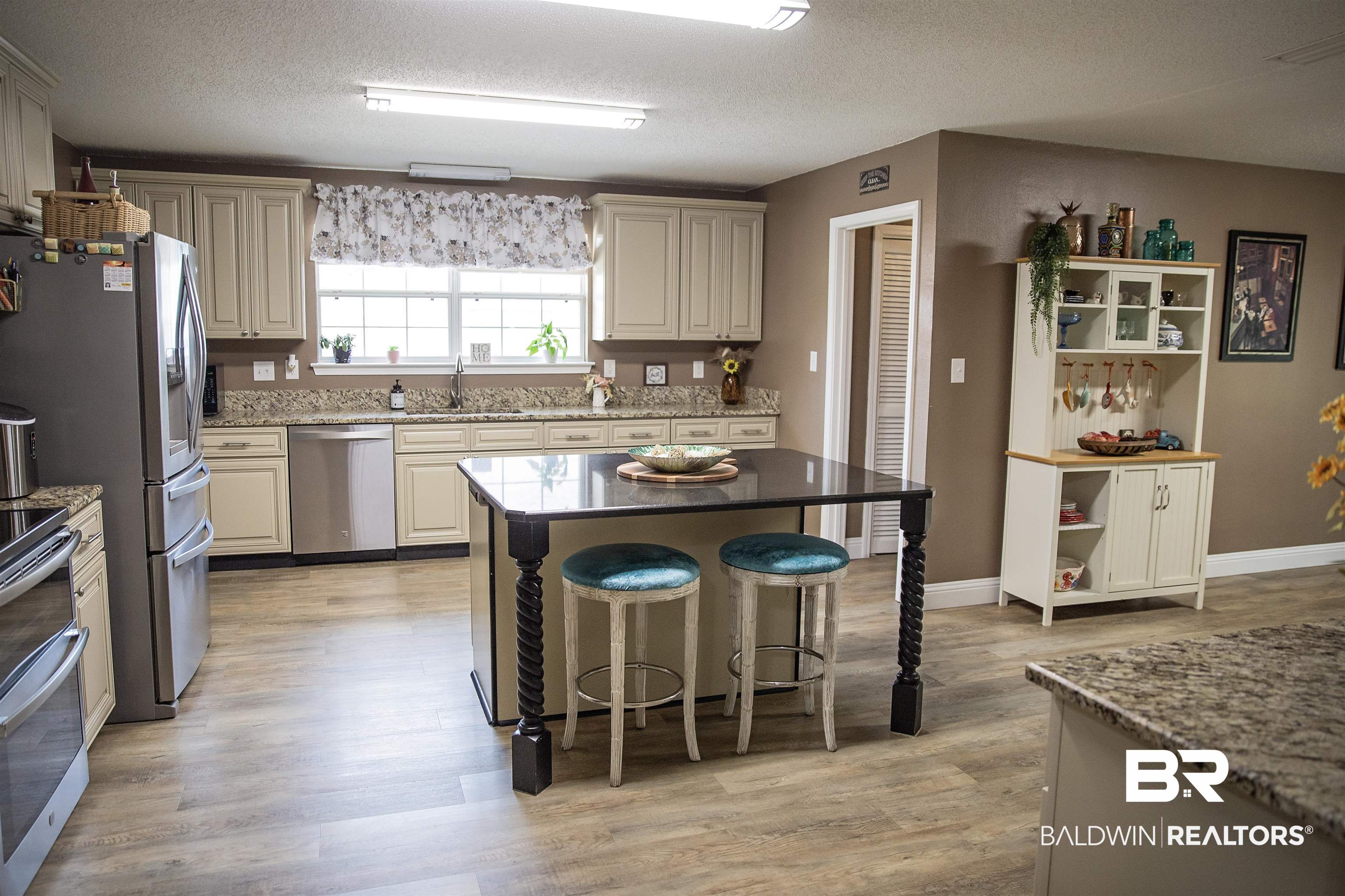 11705 Venice Boulevard Foley, AL 36535 - Photo 8 of 43