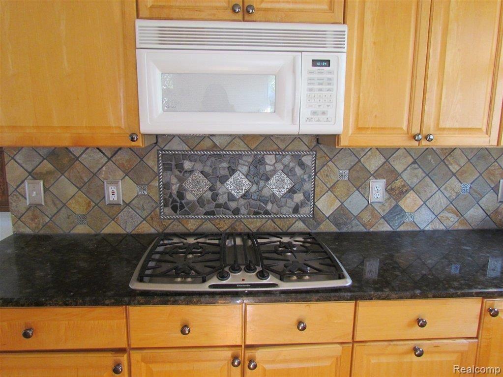6558 Kennesaw Road Canton, MI 48187 - Photo 8 of 24 IMG_1644.JPG