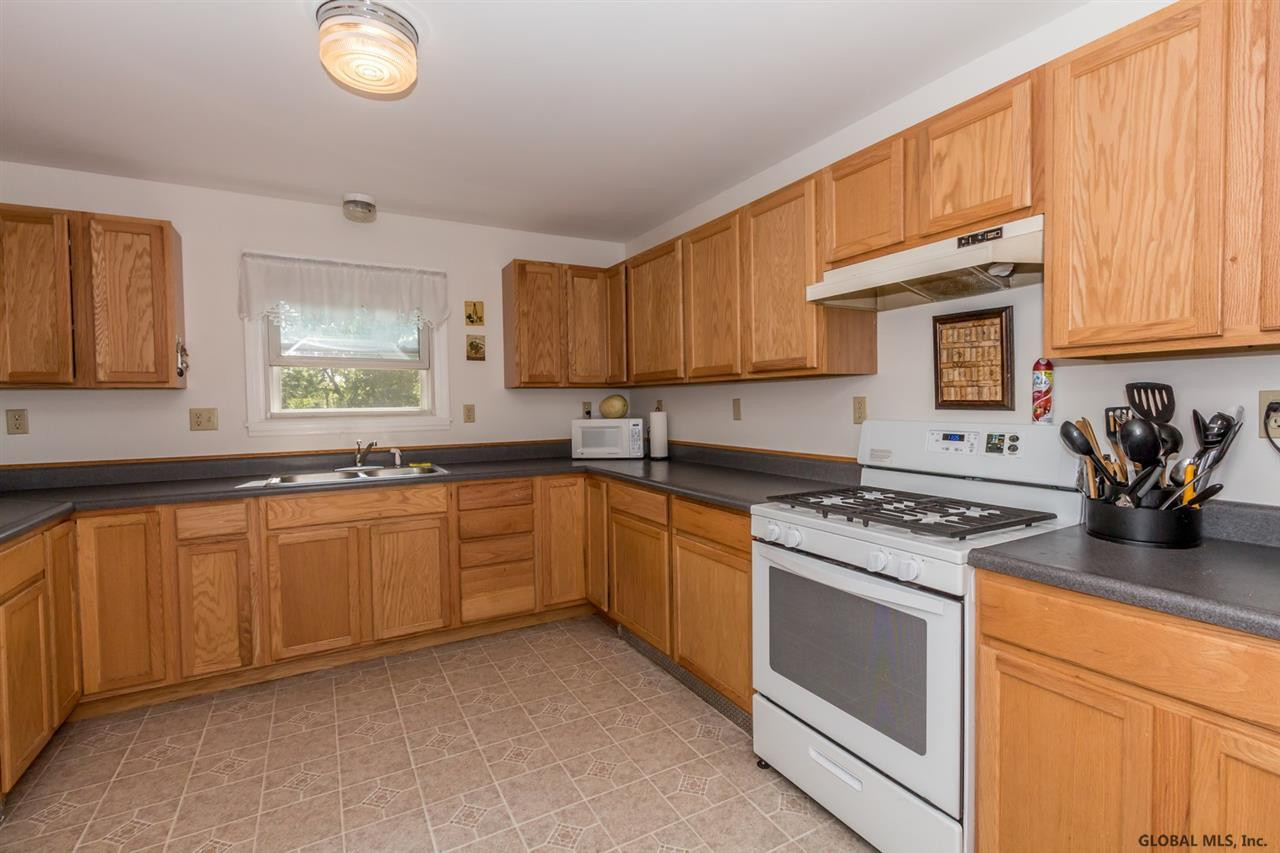 48 Beach Road Halfmoon, NY 12065 - Photo 11 of 21 Photo 12