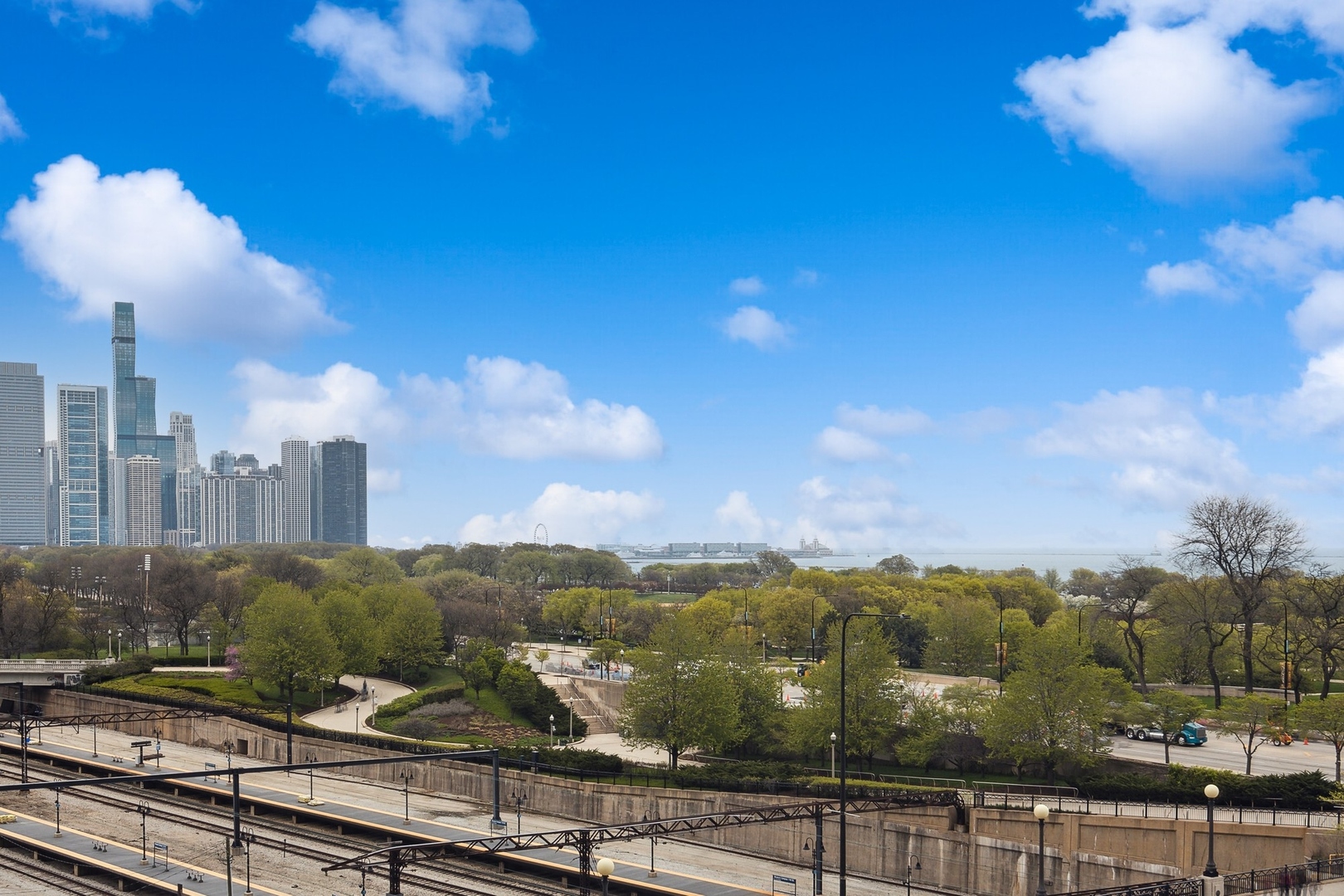 1211 South Prairie Avenue, Unit 606 Chicago, IL 60605 - Photo 36 of 44 a view of a city