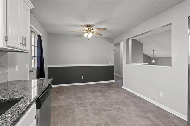 $285,000 | 1184 Delaware Street, Tonganoxie, KS 66086