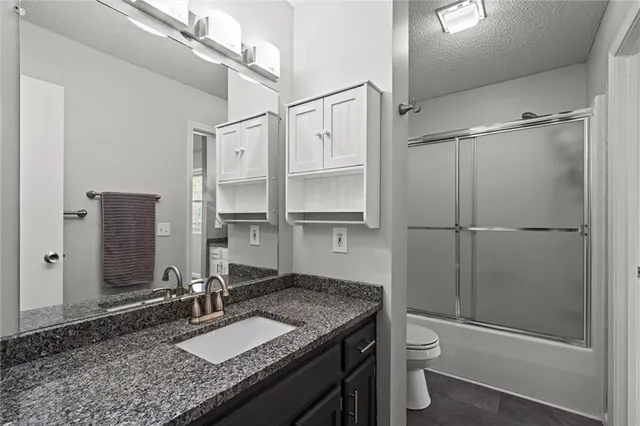 $285,000 | 1184 Delaware Street, Tonganoxie, KS 66086