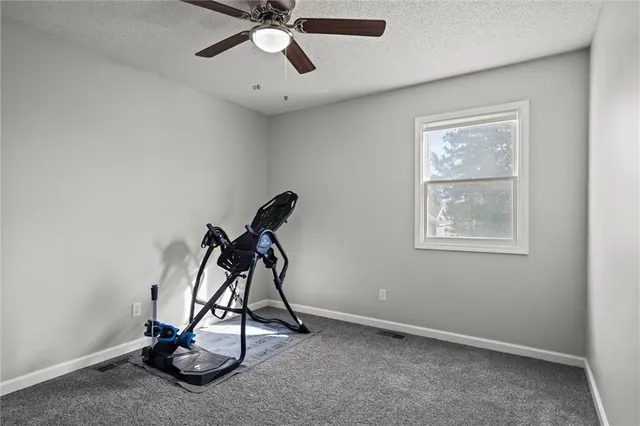 $285,000 | 1184 Delaware Street, Tonganoxie, KS 66086