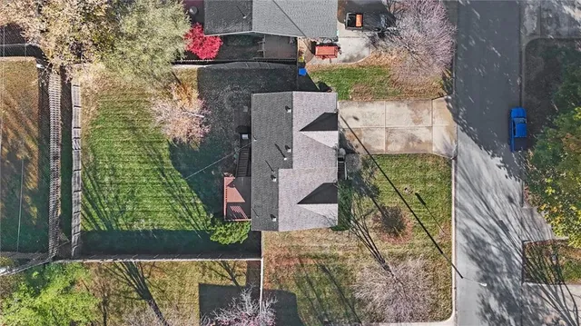 $285,000 | 1184 Delaware Street, Tonganoxie, KS 66086