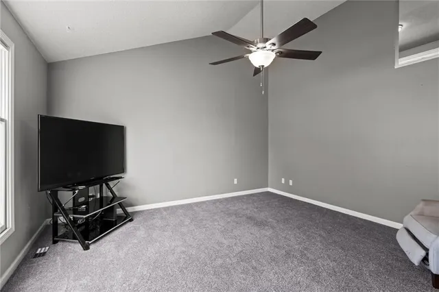 $285,000 | 1184 Delaware Street, Tonganoxie, KS 66086