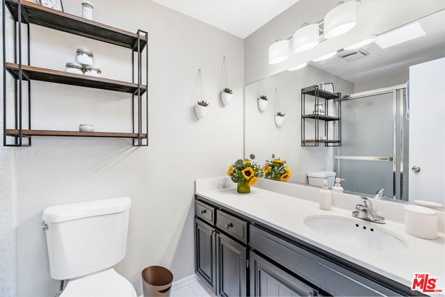 $935,000 | 2247 20th Street, Unit 2, Santa Monica, CA 90405