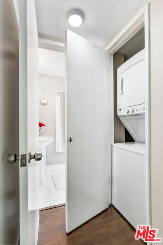 $935,000 | 2247 20th Street, Unit 2, Santa Monica, CA 90405