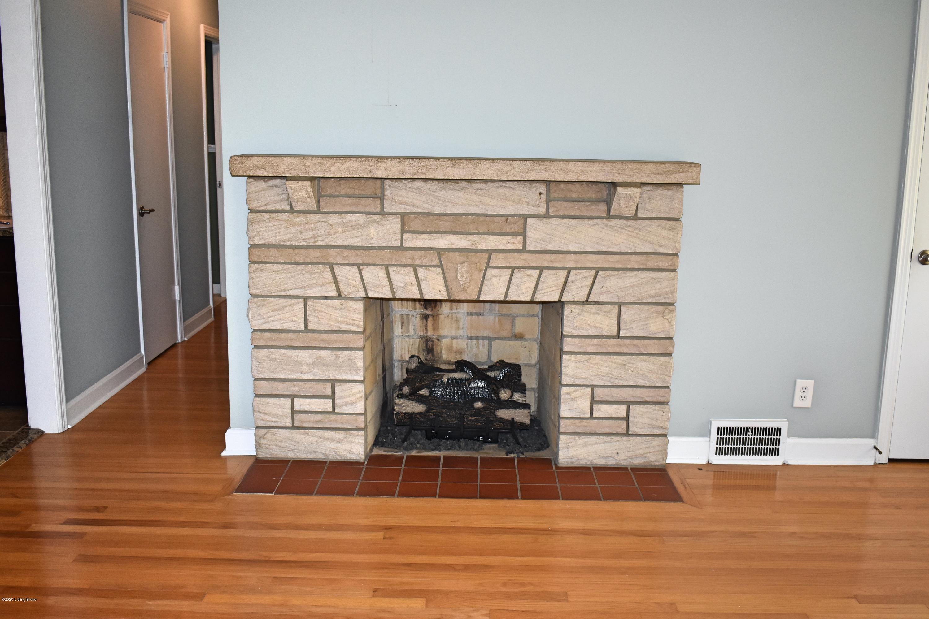 3530 Hanover Road Louisville, KY 40207 - Photo 20 of 38 DSC_4076
