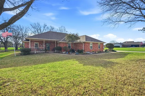 $385,000 | 109 Tee Taw Circle, Sherman, TX 75092