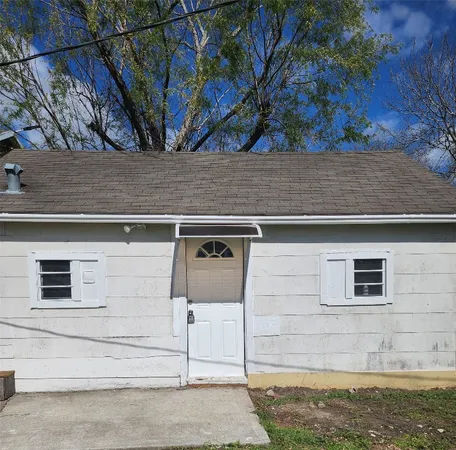 $750 | 211 Ave B, Unit 1/2, La Marque, TX 77568