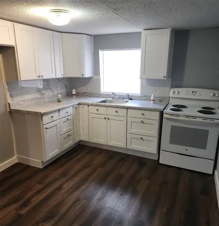 $750 | 211 Ave B, Unit 1/2, La Marque, TX 77568