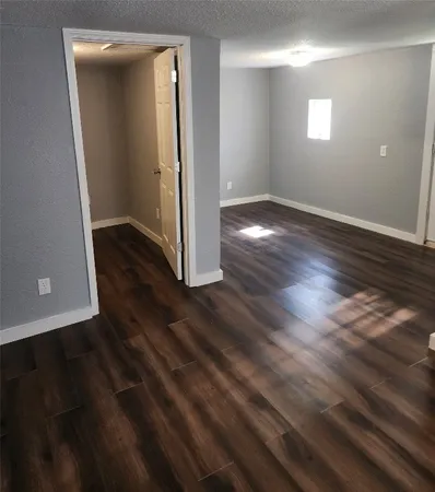 $750 | 211 Ave B, Unit 1/2, La Marque, TX 77568