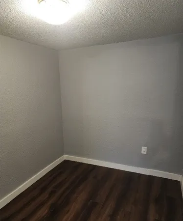 $750 | 211 Ave B, Unit 1/2, La Marque, TX 77568