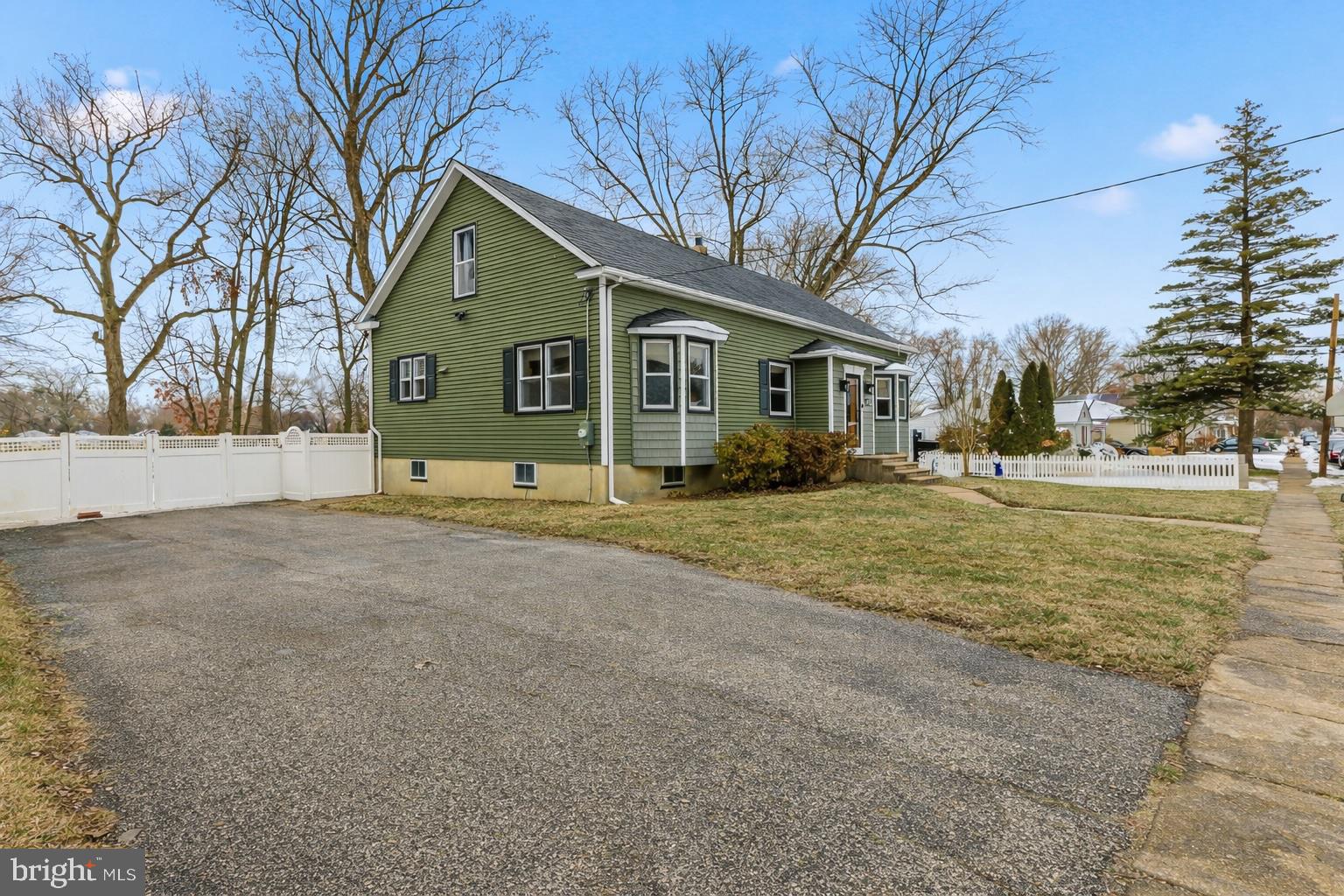 232 Edgewood Avenue Audubon, NJ 08106 - Photo 2 of 34