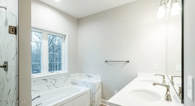 $749,300 | 38 Heritage Way, Bethlehem, NY 12158