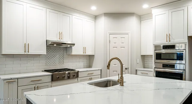 $749,300 | 38 Heritage Way, Bethlehem, NY 12158