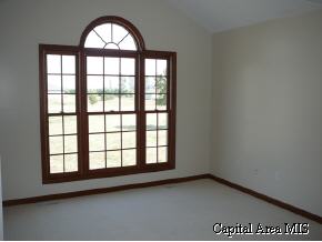 5773 Barlow Road Riverton, IL 62561 - Photo 4 of 7 Gallery Image 4