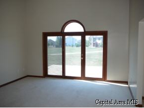 5773 Barlow Road Riverton, IL 62561 - Photo 5 of 7 Gallery Image 5