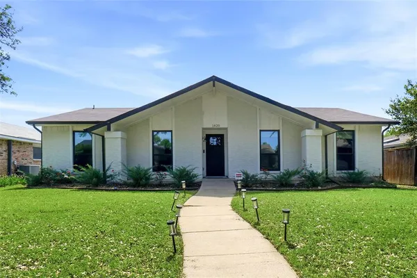 $2,800 | 1820 Castille Drive, Carrollton, TX 75007