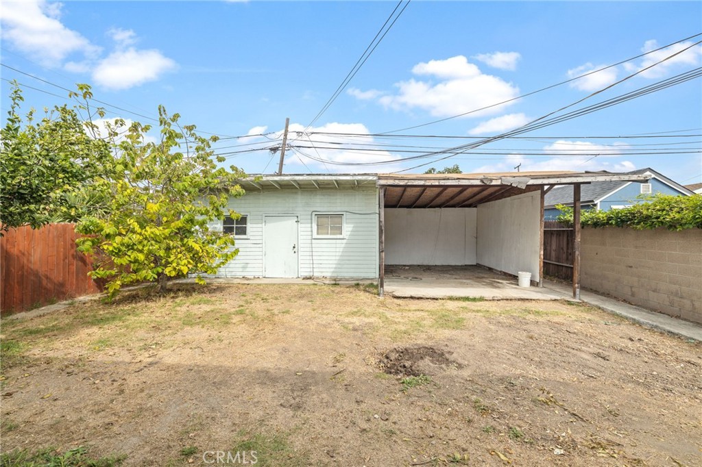 4761 West 141st Street Hawthorne, CA 90250 - Photo 23 of 29 a view of a garage