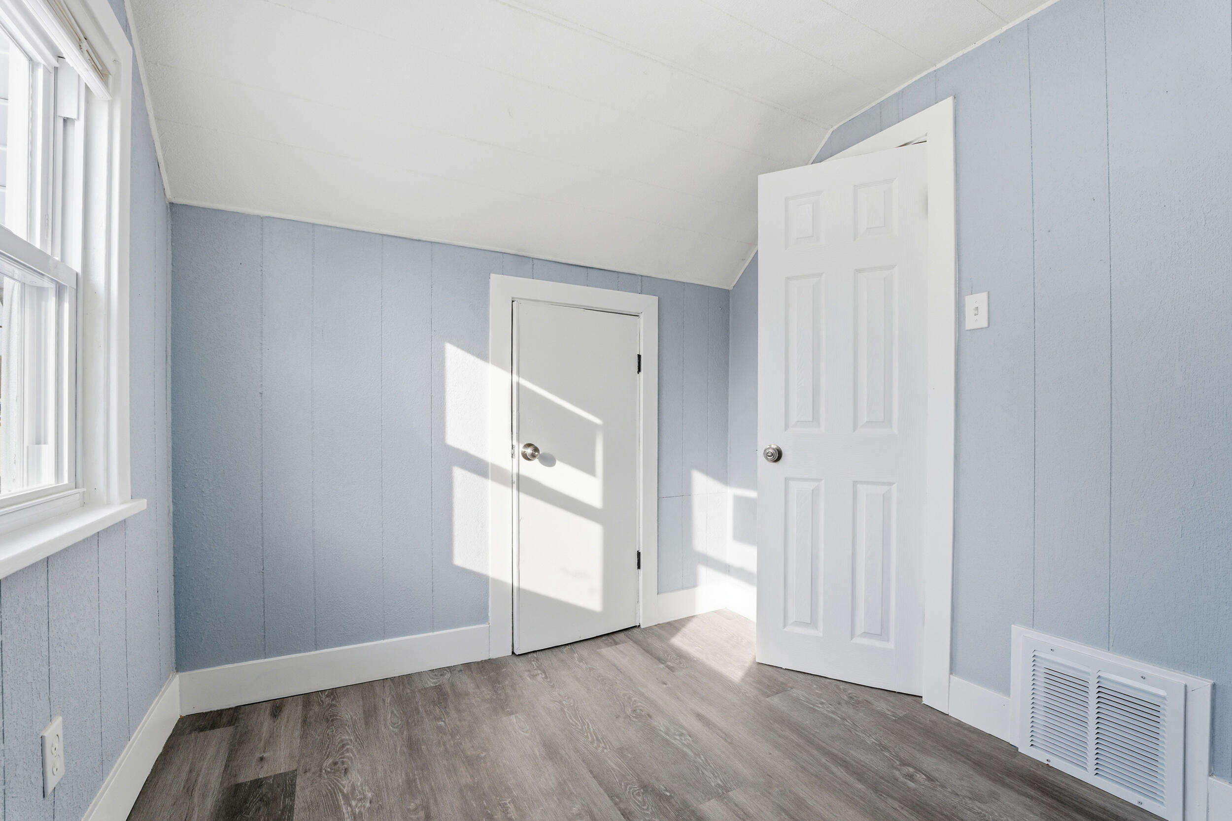 5257 North 34th Street Milwaukee, WI 53209 - Photo 13 of 18 Upper Floor