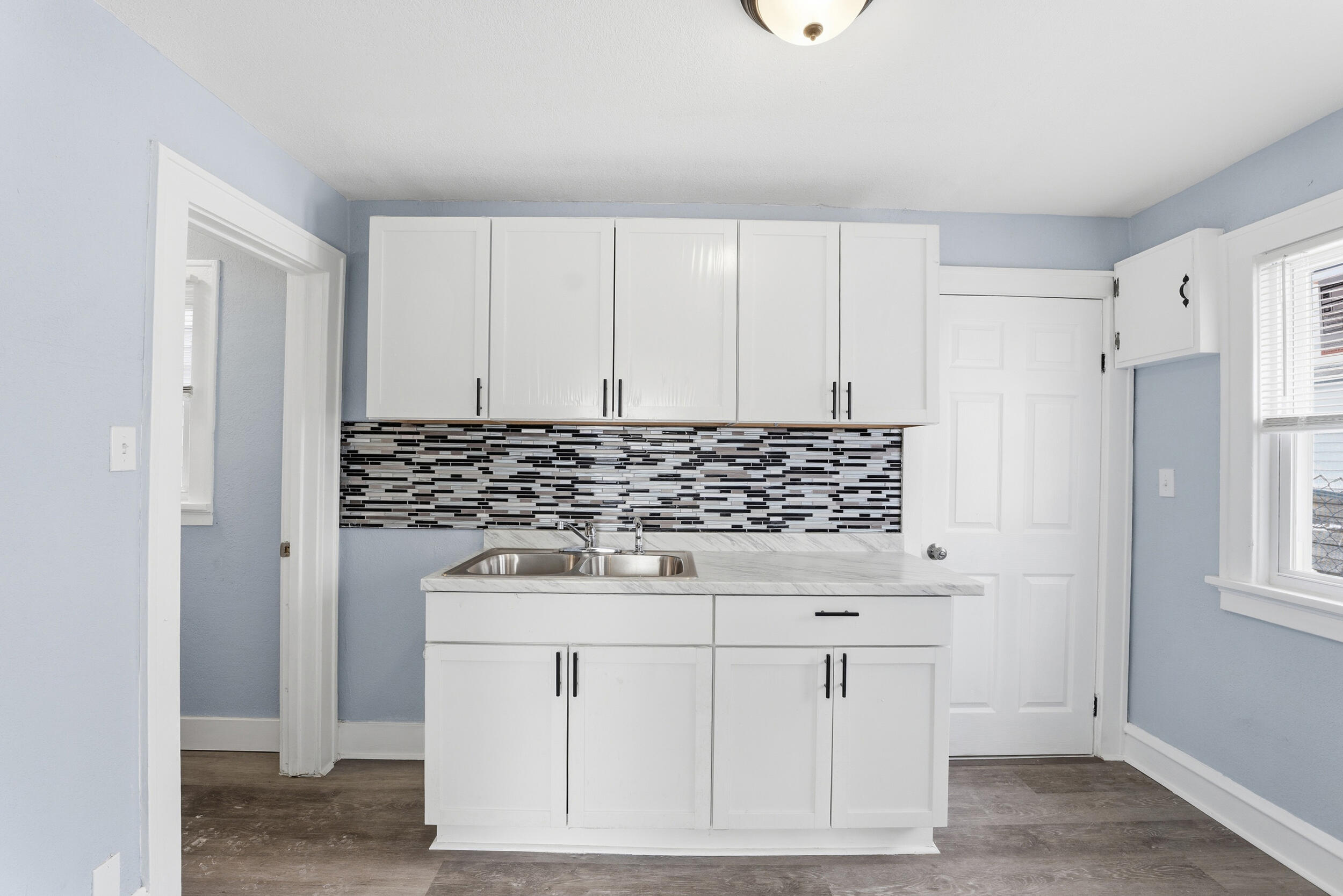 5257 North 34th Street Milwaukee, WI 53209 - Photo 5 of 18 Main Floor