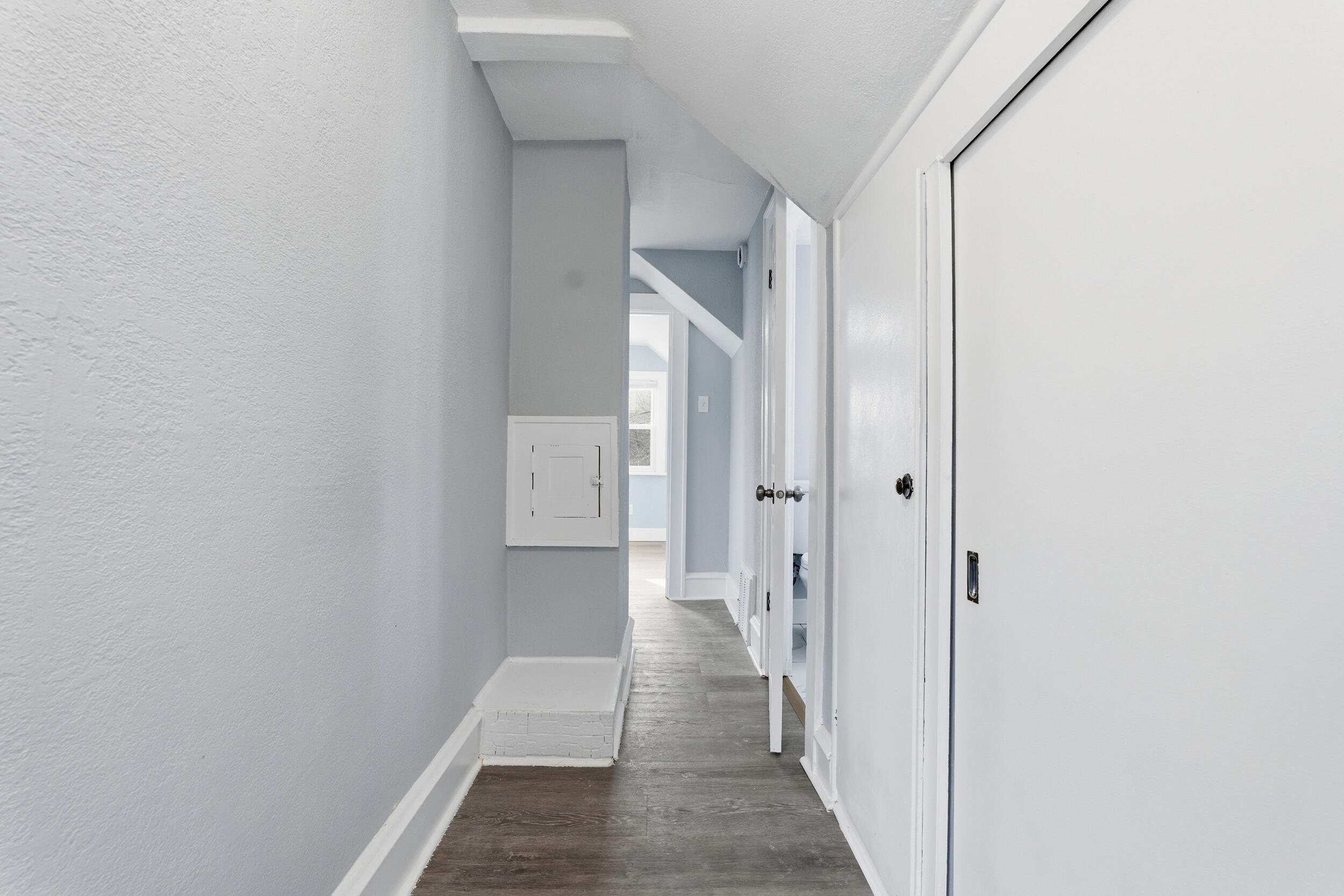 5257 North 34th Street Milwaukee, WI 53209 - Photo 8 of 18 Upper Floor