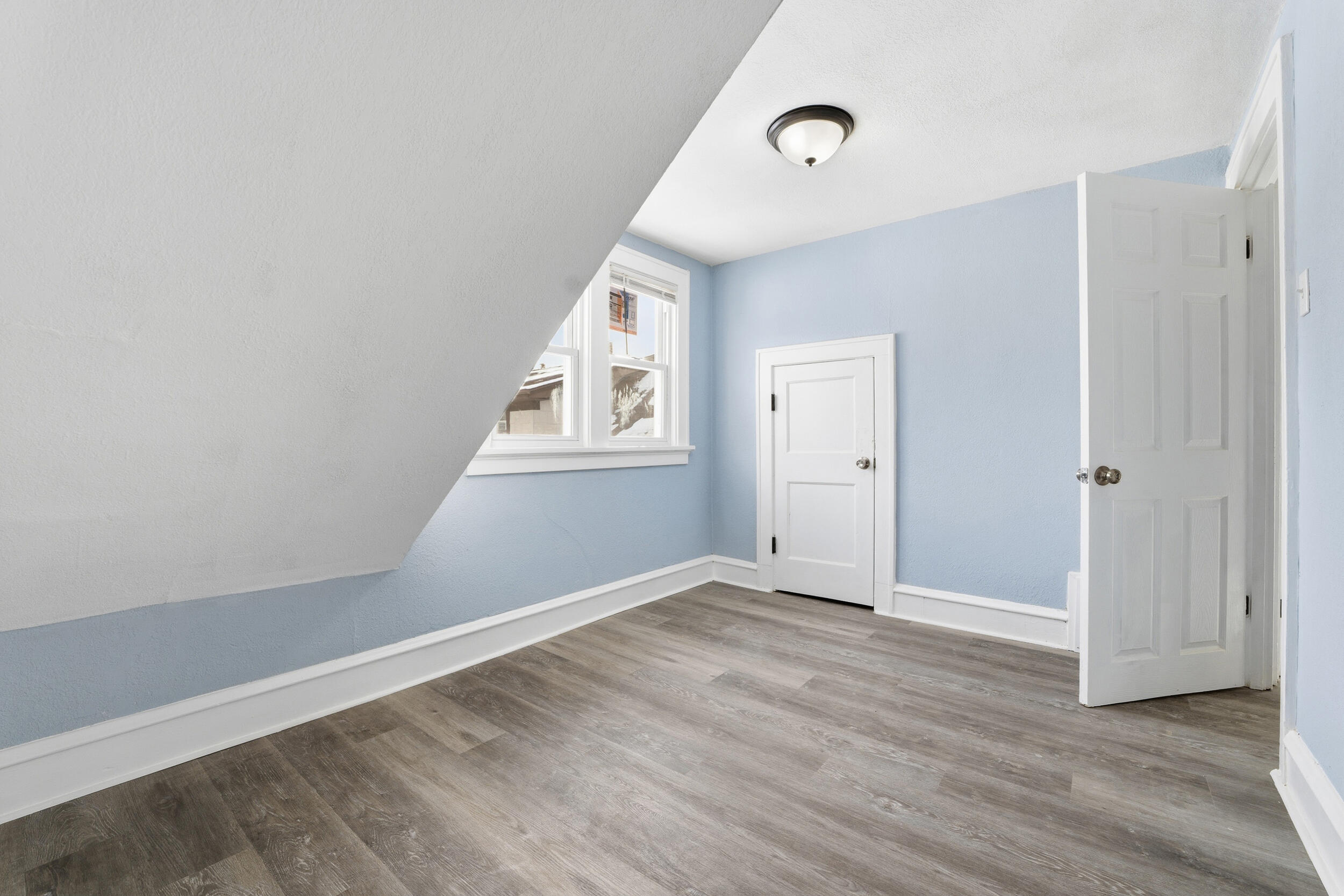 5257 North 34th Street Milwaukee, WI 53209 - Photo 10 of 18 Upper Floor